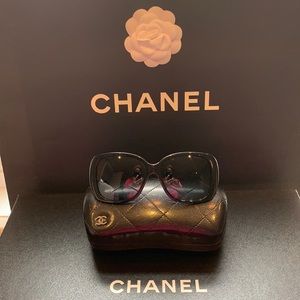 Black Square Turn Lock Leather CC Logo Sunglasses